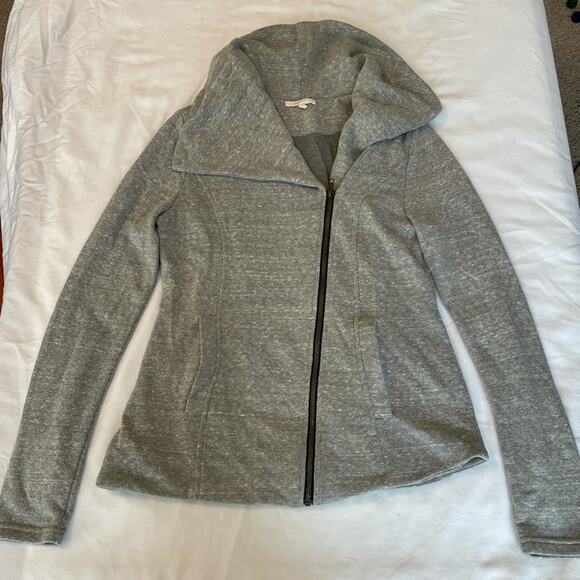 Mystree gray knit cardigan. Size XS. Asymmetrical zip. - Picture 2 of 8